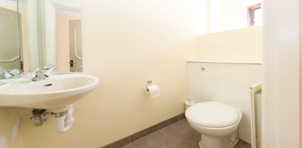 			4 Bedroom, 1 bath, 1 reception House			 St Helens Gardens, LADBROKE GROVE